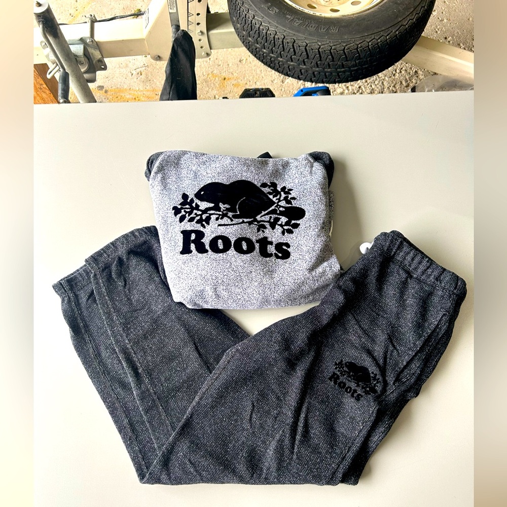 Roots black and Grey Tracksuit (Size XL kids)